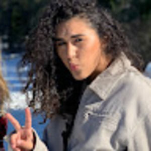 Meet your Posher, Caitlin